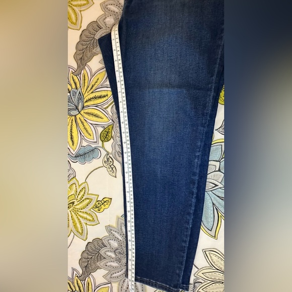 Madewell Curvy High-Rise Skinny Jeans, Size 33P (16 Petite) - Picture 9 of 9